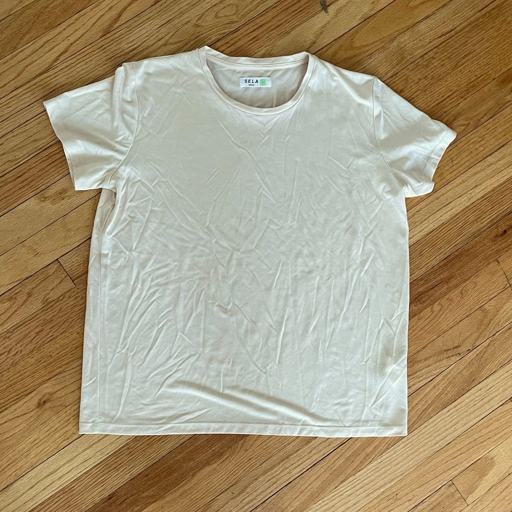 SELA t-shirt size L like new